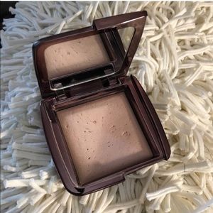 Hourglass Ambient Lighting Powder Dim Light